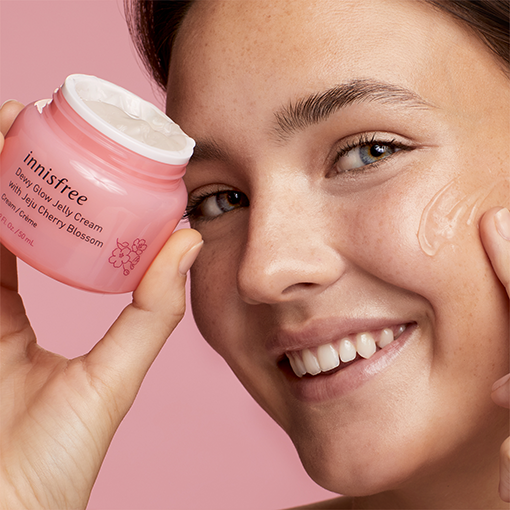 [Innisfree] Крем-желе Dewy glow - с цветками вишни Чеджу 50 мл