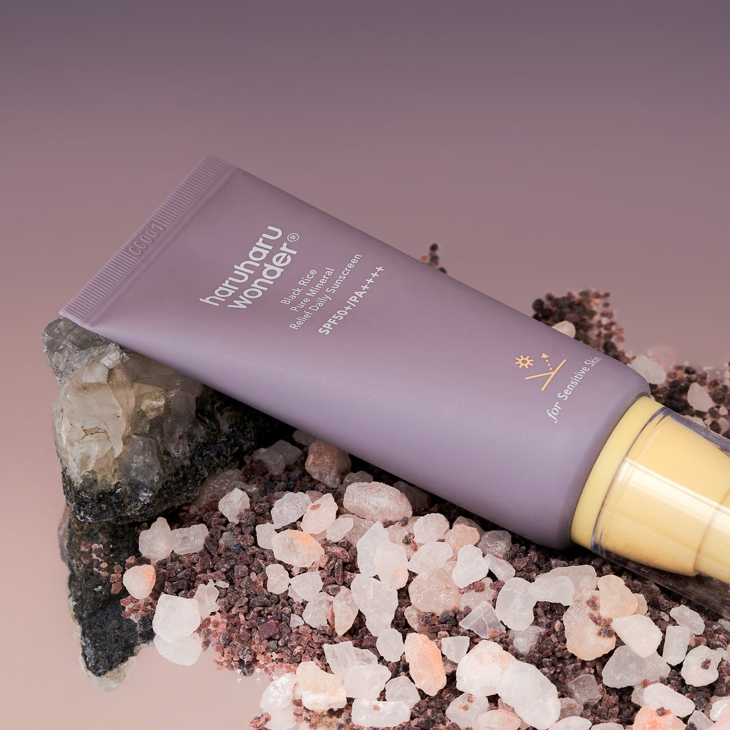 [Haruharuwonder] Black Rice Pure Mineral Relief Ежедневный солнцезащитный крем без запаха SPF50+ 50 мл
